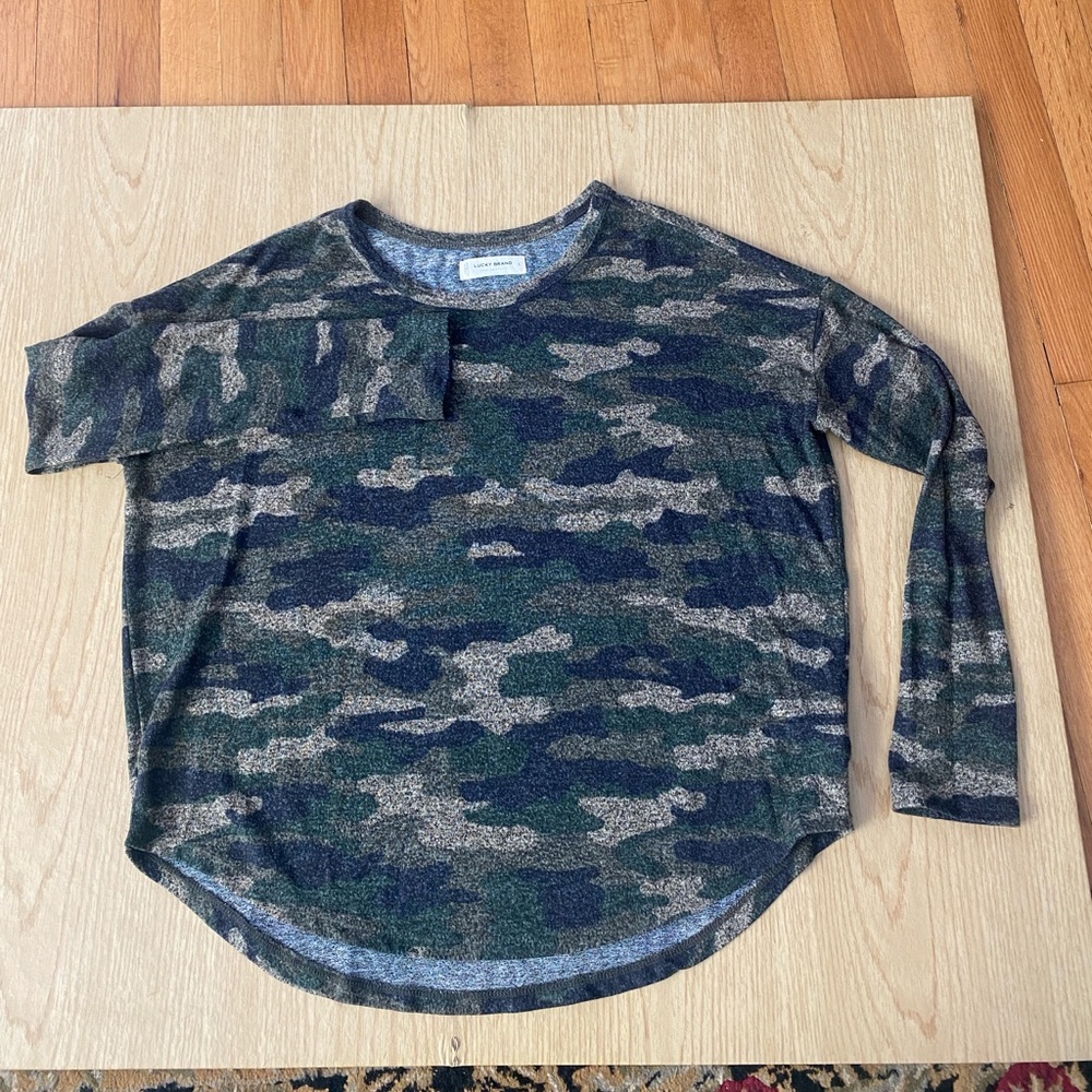 Lucky Brand Green and Brown Camo Long Sleeve LIGHT SWEATER
